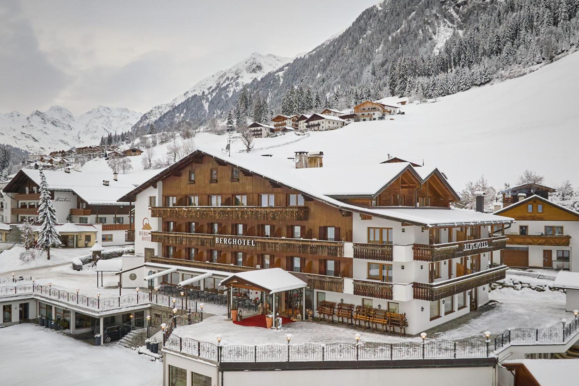 Berghotel Racines Exterior photo