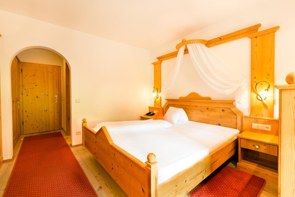 Berghotel Racines Room photo